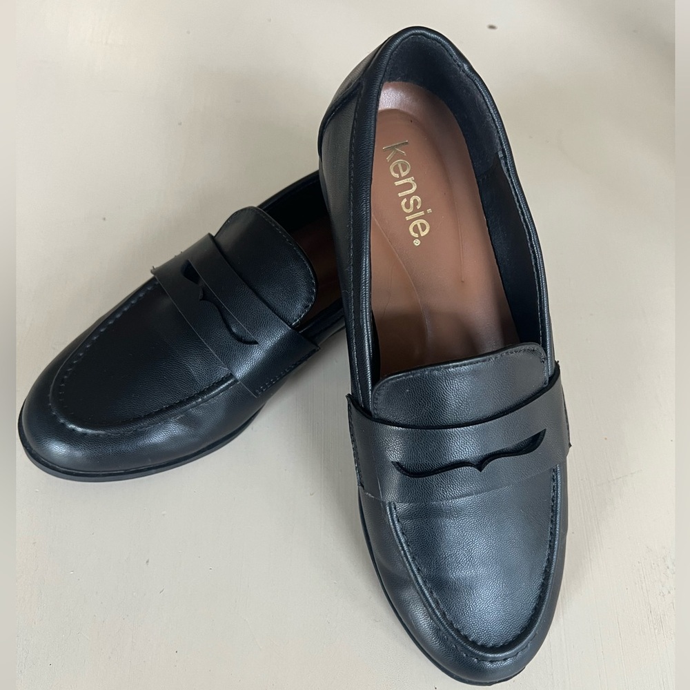 Kensie Women’s Classic Black Slip-On Loafers Size 7